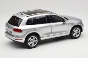 Volkswagen Touareg 7L Silver Metallic Kyosho 1:18 8821CS Metal — billede 3 af 8