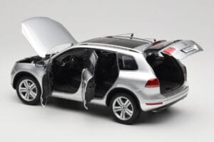 Volkswagen Touareg 7L Silver Metallic Kyosho 1:18 8821CS Metal — billede 5 af 8