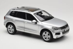 Volkswagen Touareg 7L Silver Metallic Kyosho 1:18 8821CS Metal — billede 6 af 8