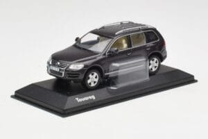 Volkswagen Touareg Grå Minichamps 1:43 TOUAREG001 Metal — billede 2 af 4