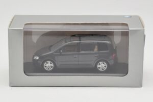 Volkswagen Touran 1T Mørkegrøn Minichamps 1:43 400052101 Metal — billede 4 af 4
