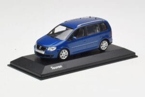 Volkswagen Touran Blå Minichamps 1:43 TOURAN002 Metal — billede 2 af 4