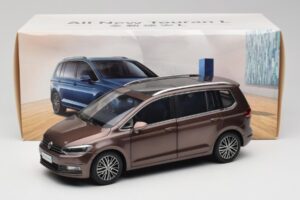 Volkswagen Touran 5T Brun Paudi Model 1:18 ZVE000003BRA Metal — billede 8 af 8