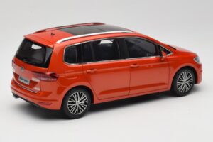 Volkswagen Touran 5T Orange Paudi Model 1:18 ZVE000003ORA Metal — billede 3 af 8