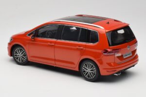 Volkswagen Touran 5T Orange Paudi Model 1:18 ZVE000003ORA Metal — billede 7 af 8