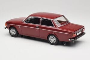 Volvo 142 Mørkerød MCG 1:18 MCG18443 Metal — billede 5 af 6