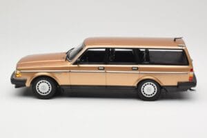 Volvo 240 GL Stationcar Gold Metallic Minichamps 1:18 155171415 Metal — billede 3 af 6