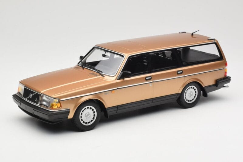 Volvo 240 GL Stationcar Gold Metallic Minichamps 1:18 155171415 Metal