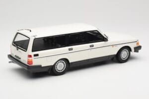 Volvo 240 GL Stationcar Hvid Minichamps 1:18 155171412 Metal — billede 2 af 6
