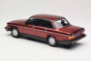Volvo 240 GL Dark Red Metallic Minichamps 1:18 155171406 Metal — billede 5 af 6