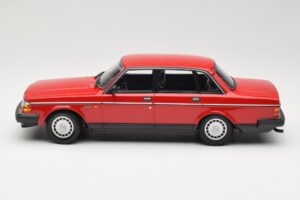 Volvo 240 GL Mørkerød Minichamps 1:18 166171401 Metal — billede 3 af 6