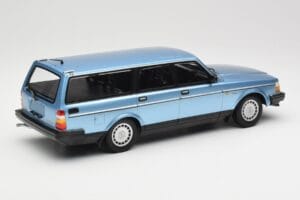 Volvo 240 GL Estate Blue Metallic Minichamps 1:18 155171414 Metal — billede 2 af 6