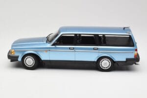 Volvo 240 GL Estate Blue Metallic Minichamps 1:18 155171414 Metal — billede 3 af 6