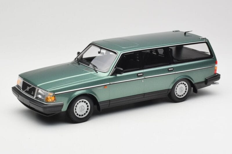 Volvo 240 GL Estate Green Metallic Minichamps 1:18 155171410 Metal