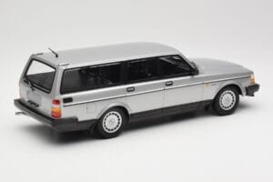 Volvo 240 GL Estate Sølv Minichamps 1:18 155171416 Metal — billede 2 af 6