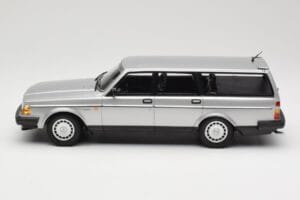 Volvo 240 GL Estate Sølv Minichamps 1:18 155171416 Metal — billede 3 af 6