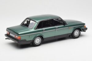 Volvo 240 GL Grøn Metallic Minichamps 1:18 155171400 Metal — billede 2 af 6
