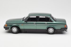 Volvo 240 GL Grøn Metallic Minichamps 1:18 155171400 Metal — billede 3 af 6