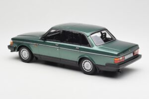 Volvo 240 GL Grøn Metallic Minichamps 1:18 155171400 Metal — billede 5 af 6