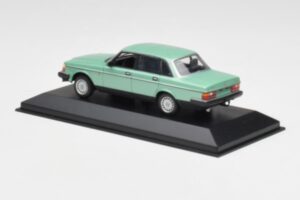 Volvo 240 GL Grøn Metallic Minichamps 1:43 400171402 Metal — billede 3 af 4