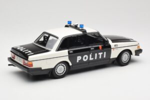 Volvo 240 GL Politi Norway Sort Minichamps 1:18 155171496 Metal — billede 2 af 6