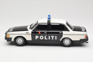 Volvo 240 GL Politi Norway Sort Minichamps 1:18 155171496 Metal — billede 3 af 6