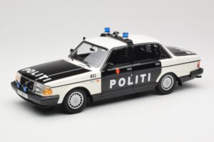 Volvo 240 GL Politi Norway Sort Minichamps 1:18 155171496 Metal