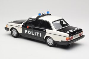 Volvo 240 GL Politi Norway Sort Minichamps 1:18 155171496 Metal — billede 5 af 6