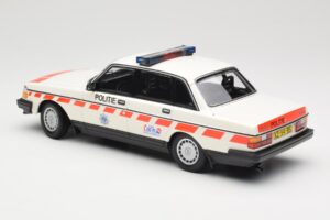 Volvo 240 GL Politie Netherlands Minichamps 1:18 155171498 Metal — billede 5 af 6