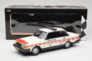 Volvo 240 GL Politie Netherlands Minichamps 1:18 155171498 Metal — billede 6 af 6