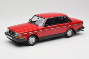 Volvo 240 GL Rød Minichamps 1:18 155171401 Metal