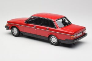 Volvo 240 GL Rød Minichamps 1:18 155171401 Metal — billede 5 af 6