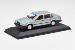 Volvo 240 GL Sølv Metallic Minichamps 1:43 940171402 Metal — billede 2 af 4