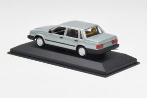 Volvo 240 GL Sølv Metallic Minichamps 1:43 940171402 Metal — billede 3 af 4