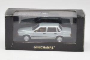 Volvo 240 GL Sølv Metallic Minichamps 1:43 940171402 Metal — billede 4 af 4