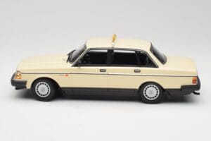 Volvo 240 GL Taxi Minichamps 1:18 155171494 Metal — billede 3 af 6