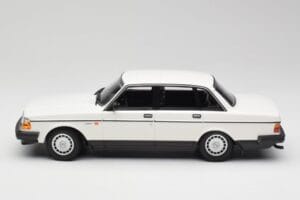 Volvo 240 GL Hvid Minichamps 1:18 155171402 Metal — billede 3 af 6