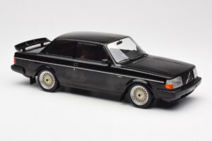 Volvo 240 Turbo Sort Custom IXO 1:18 18CMC178 Metal — billede 4 af 6