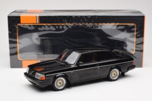 Volvo 240 Turbo Sort Custom IXO 1:18 18CMC178 Metal — billede 6 af 6