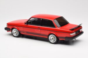 Volvo 240 Turbo Rød Custom IXO 1:18 18CMC177 Metal — billede 5 af 5