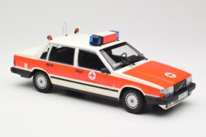 Volvo 740 GL DRK Aschaffenburg Minichamps 1:18 155171790 Metal — billede 4 af 6