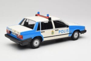 Volvo 740 GL Svensk Politi Minichamps 1:18 155171791 Metal — billede 2 af 6