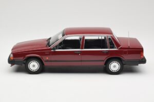 Volvo 740 GL Rød Minichamps 1:18 155171704 Metal — billede 3 af 6
