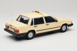 Volvo 740 GL Taxi Tyskland Minichamps 1:18 155171792 Metal — billede 2 af 6