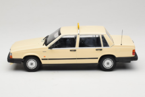 Volvo 740 GL Taxi Tyskland Minichamps 1:18 155171792 Metal — billede 3 af 6