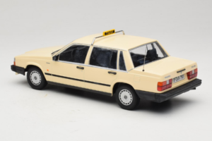Volvo 740 GL Taxi Tyskland Minichamps 1:18 155171792 Metal — billede 5 af 6