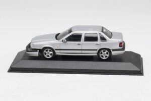 Volvo 850 Sølv Minichamps 1:43 430171402 Metal