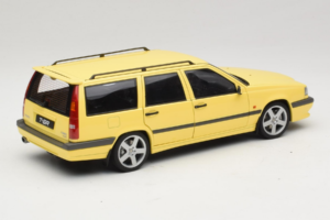 Volvo 850 T-5R Stationcar Cream Yellow AUTOart 1:18 79506 Metal — billede 3 af 8