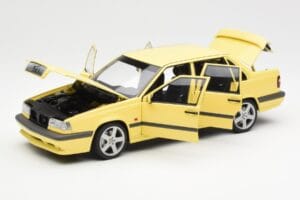 Volvo 850 T-5R Gul AUTOart 1:18 79501 Metal — billede 2 af 8