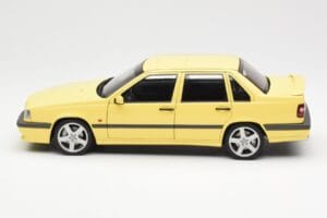 Volvo 850 T-5R Gul AUTOart 1:18 79501 Metal — billede 4 af 8